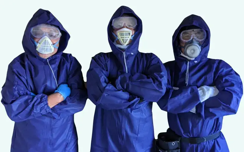 当社在籍の清掃士は、検温や防護マスク着用などの新型コロナウイルス感染症対策をして出動します